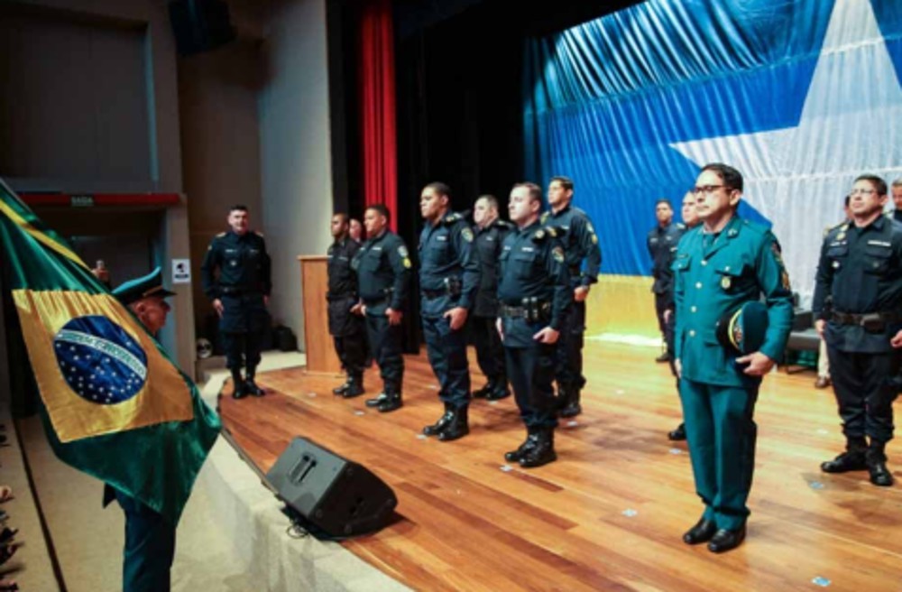 Governo promove PMs e concede honrarias em solenidade de homenagem a Tiradentes